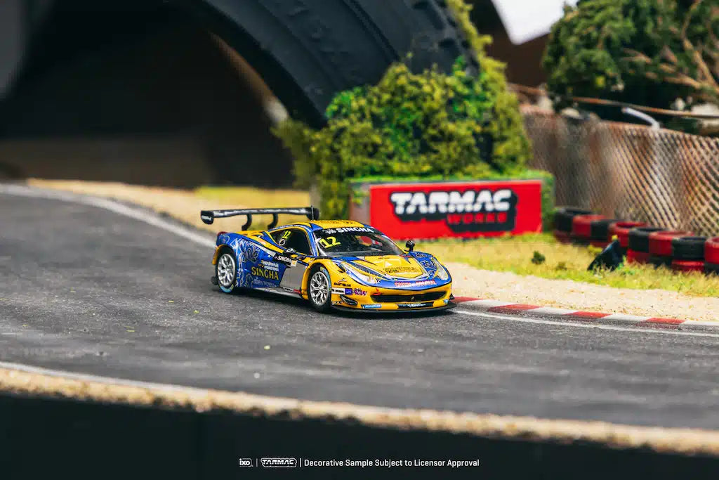Ferrari 458 Italia GT3 GT Asia 2016 C. Van Dam / P. Bhirombhakdi - Tarmac Works HOBBY64 - Scala 1/64 T64-074-16GTA12