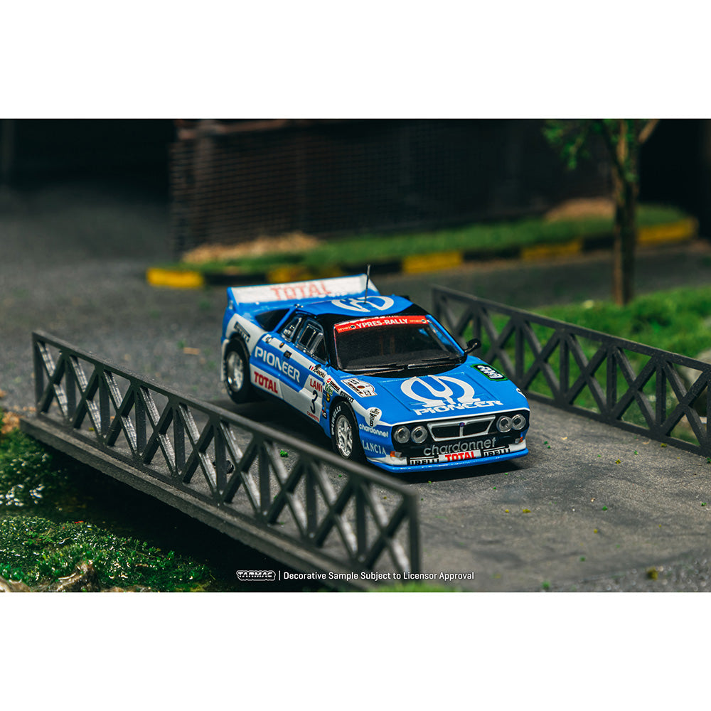 Lancia 037 Rally Ypres 24 Hours Rally 1983 - Tarmac Works HOBBY64+ - Scala 1/64 T64P-TL002-83YR03