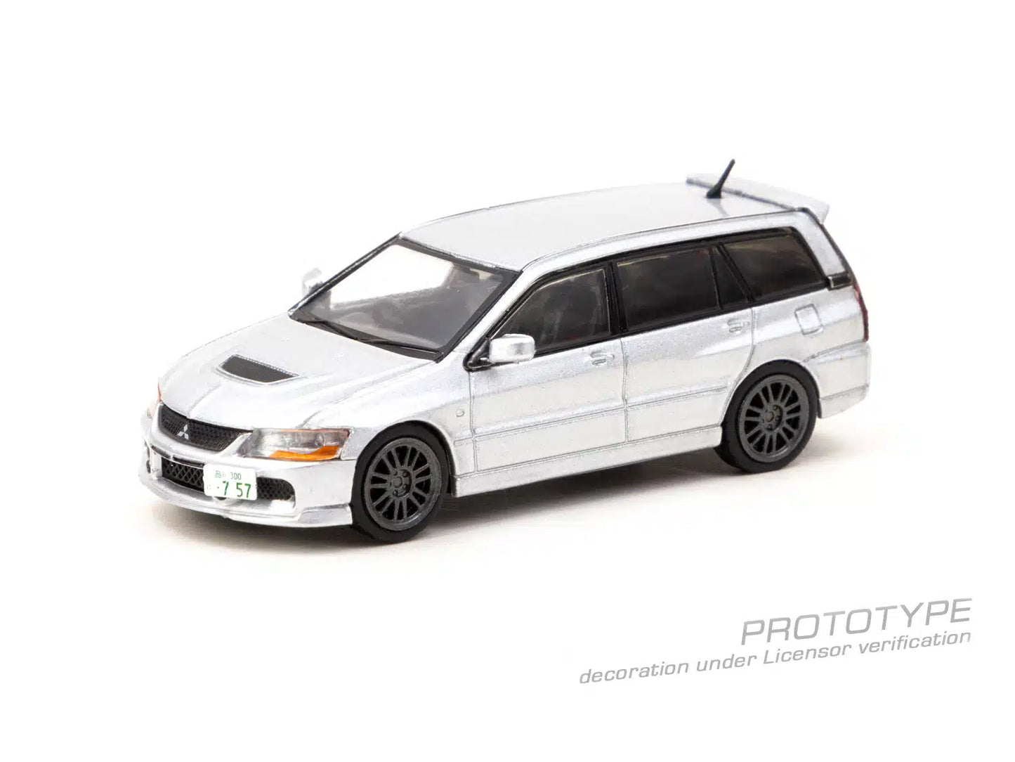 Mitsubishi Lancer Evolution Wagon Silver - Tarmac Works ROAD64 - Scala 1/64 T64R-042-SL