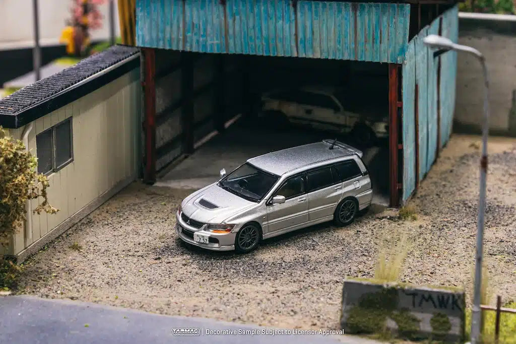 Mitsubishi Lancer Evolution Wagon Silver - Tarmac Works ROAD64 - Scala 1/64 T64R-042-SL