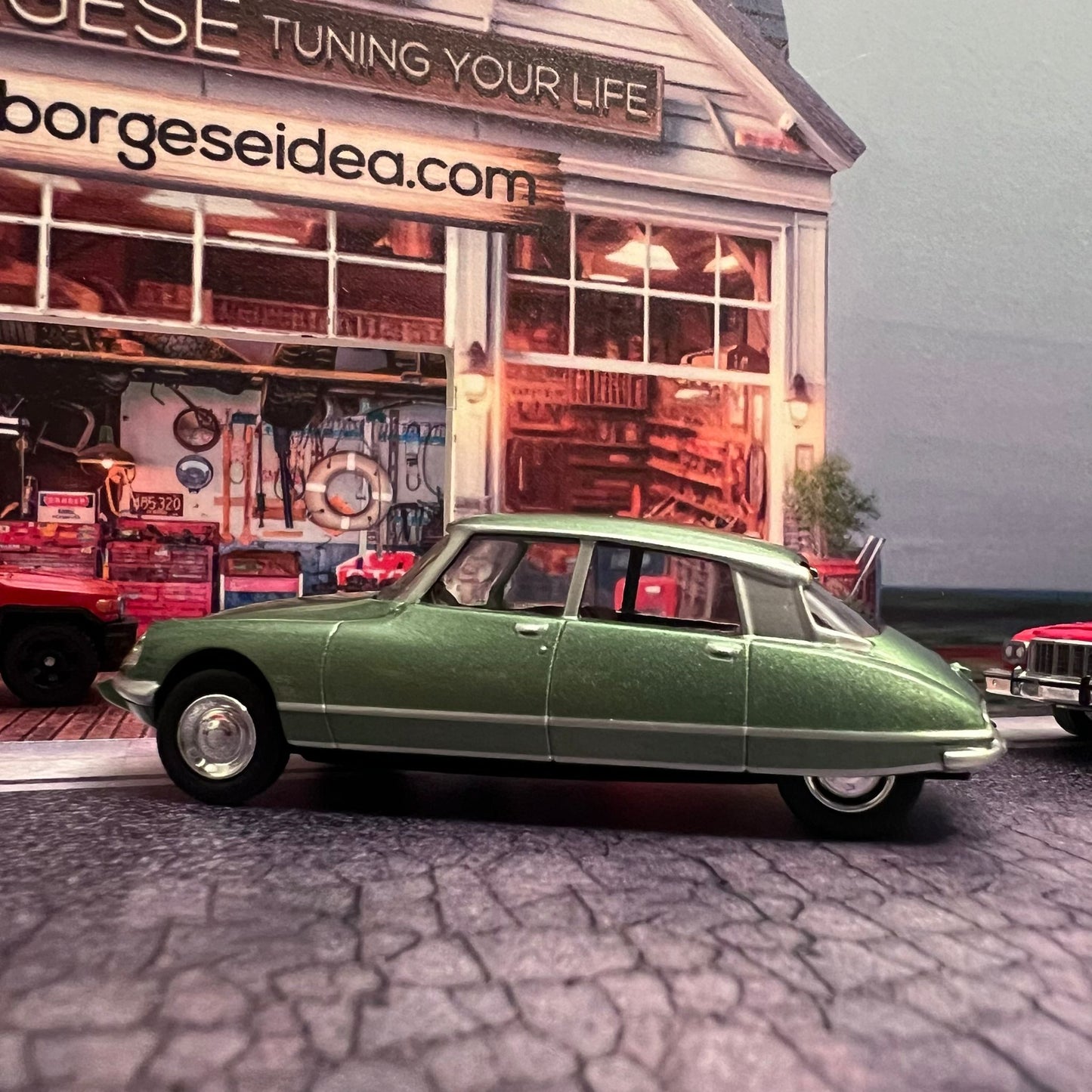 Citroen DS 23 Pallas 1972 Metallic Green - Norev - Scala 1/64 Circa