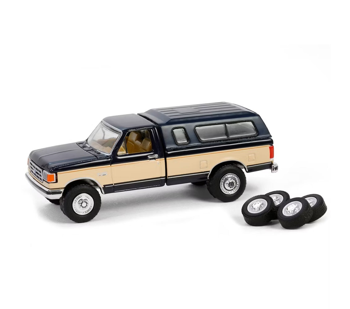 1991 Ford F-150 XLT Lariat Truck with Camper Shell and Spare Tires - Series Hobby Shop - Greenlight - Scala 1/64