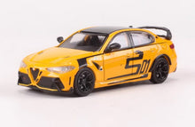 Cargar imagen en el visor de la galería, Alfa Romeo Giulia GTAm Amarillo - Equipo DCT Die Cast - Escala 1/64
